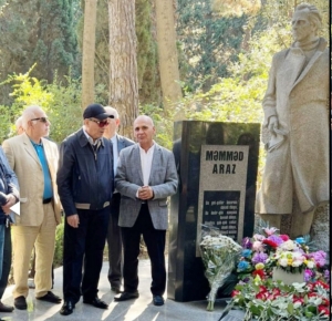 V Məmməd Araz Poeziya Günü başlayıb