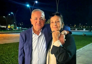 Tanınmış rejissor Vaqif Mustafayev Şəfiqə Məmmədova ilə bulvarda səmimi fotolarını paylaşıb