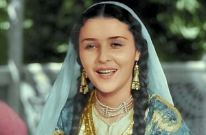 Leyla Bədirbəylini küçədə saxlayıb rəsmini çəkmişdilər