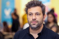 Videoblogger, aktyor, prodüsser...