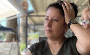 “İndi  qaranlıqdan keçir bütün xəyallar…” - Təranə Dəmirin şeirləri