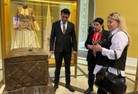 Türkiyənin Rusiyadakı səfirliyi XTNS-nin “Azərbaycan” pavilyonuna kitablar hədiyyə edib