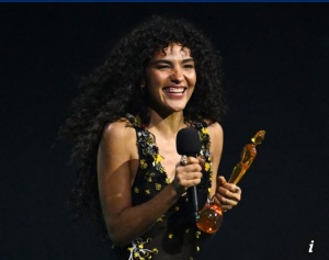 Olivia Dinin Brit Awards 2026-da triumfu