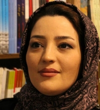 “Səni başqasıyla görmək də gözəl” – Güneyli Elnaz İslamvəndin şeirləri