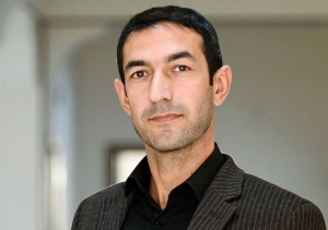 Altı qəbiristanlıq, üstü gül bağçası