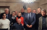 95 yaşında “Şərəf” ordeni ilə təltif olunmuş yazıçı Vidadi Babanlını  &quot;Qazax&quot; Xeyriyyə İctimai Birliyi üzvləri ziyarət edib