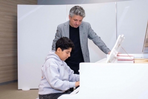 Dünyaşöhrətli pianoçunun ustad dərsləri başlandı