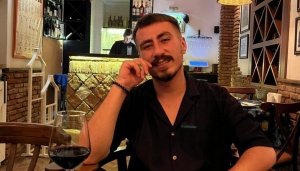 Özümüzü sevməyə vaxtımız yoxdur, amma “özünü sev” statusu paylaşmağa zaman tapırıq - ESSE