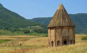 Ağdamda Sarı Musa türbəsi