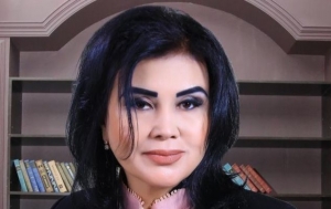 Qənirə Paşayeva: “Xasiyyət Rüstəm şeirinin yeni üfüqləri”