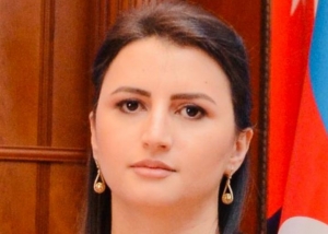 “Qurudulmuş çiçəklərdən xatirə qoxusu…” - Aysel Nəsirzadənin şeirləri