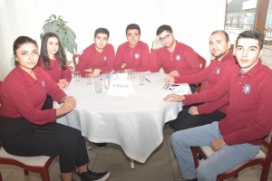 “Nə? Harada? Nə zaman?” 77 komanda ilə starta çıxıb
