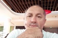 LİRİKA DƏFTƏRİ - “Gözümü açandan qaçaqaçdayam...”, Əvəz Qurbanlının şeirləri