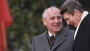 Günün fotosu: Qorbaçova rəhmət deyirlər