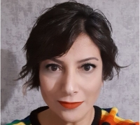 “Məncə, insanın ən böyük sərvəti təcrübələridir” - Türkiyəli yazıçı Elif Ünal Yıldızla müsahibə