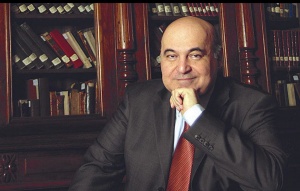 Kitablar səltənətinin inciləri: &Ccedil;ingiz Abdullayevin&ldquo;Yalnız &ouml;z&uuml;m&uuml;z&uuml;nk&uuml;lər&rdquo; romanı