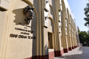 Akademik Rus Dram Teatrının sentyabr repertuarını təqdim edirik
